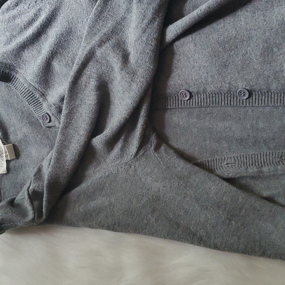 GUC button down cardi - Picture 4 of 6